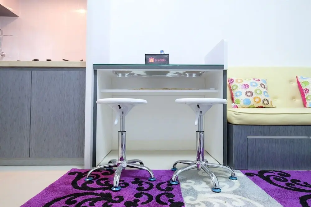 Джакарта: New Furnished Bassura City Apartment