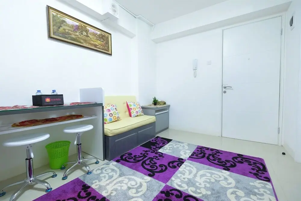 Джакарта: New Furnished Bassura City Apartment