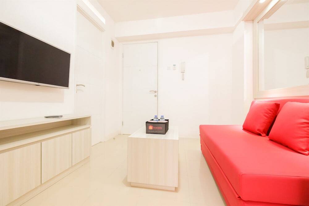 Джакарта: Minimalist Modern Bassura City Apartment Near Bassura City Mall