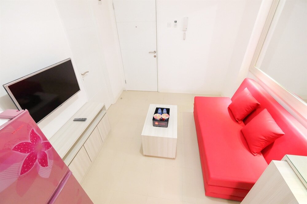 Джакарта: Minimalist Modern Bassura City Apartment Near Bassura City Mall