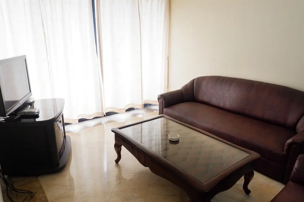 Джакарта: Minimalist Bonavista Apartment