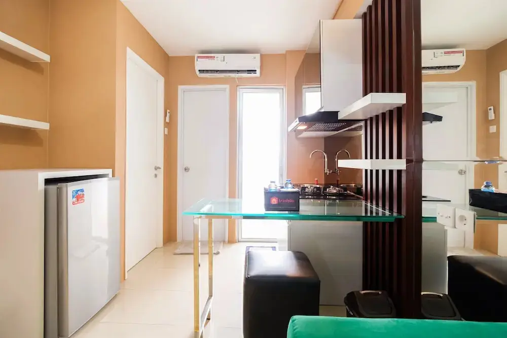 Джакарта: Luxurious Bassura City Apartment with Mall Access