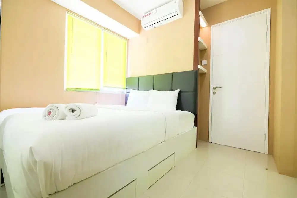 Джакарта: Luxurious Bassura City Apartment with Mall Access
