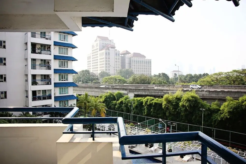 Джакарта: Classic Brawijaya Apartment with Pool View
