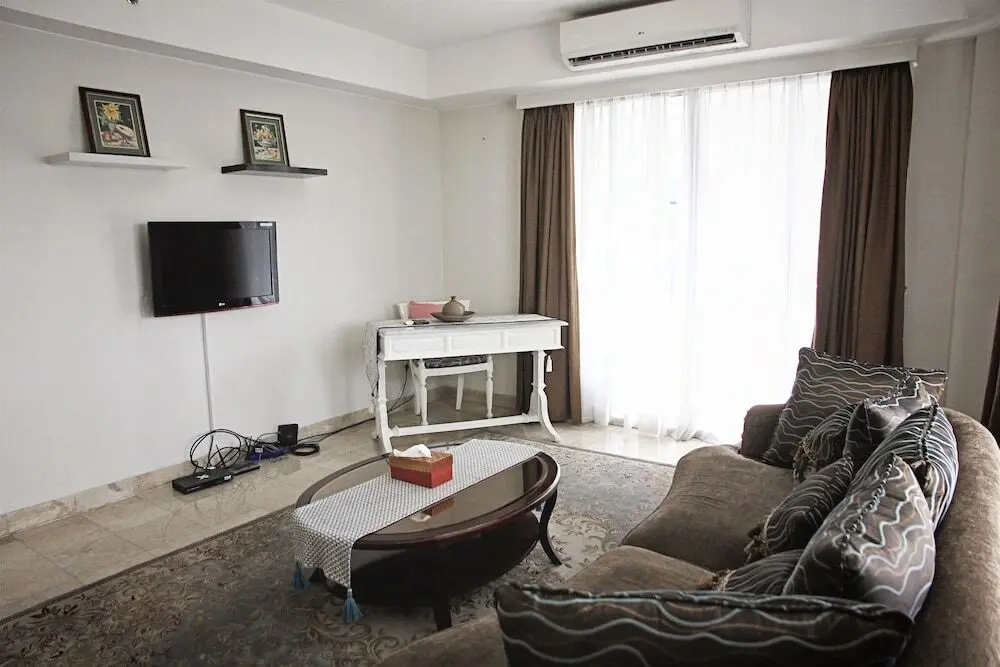 Джакарта: Classic Brawijaya Apartment with Pool View