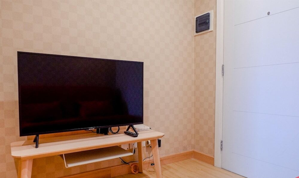 Джакарта: Spacious Studio Madison Park Apartment Beside Central Park Mall