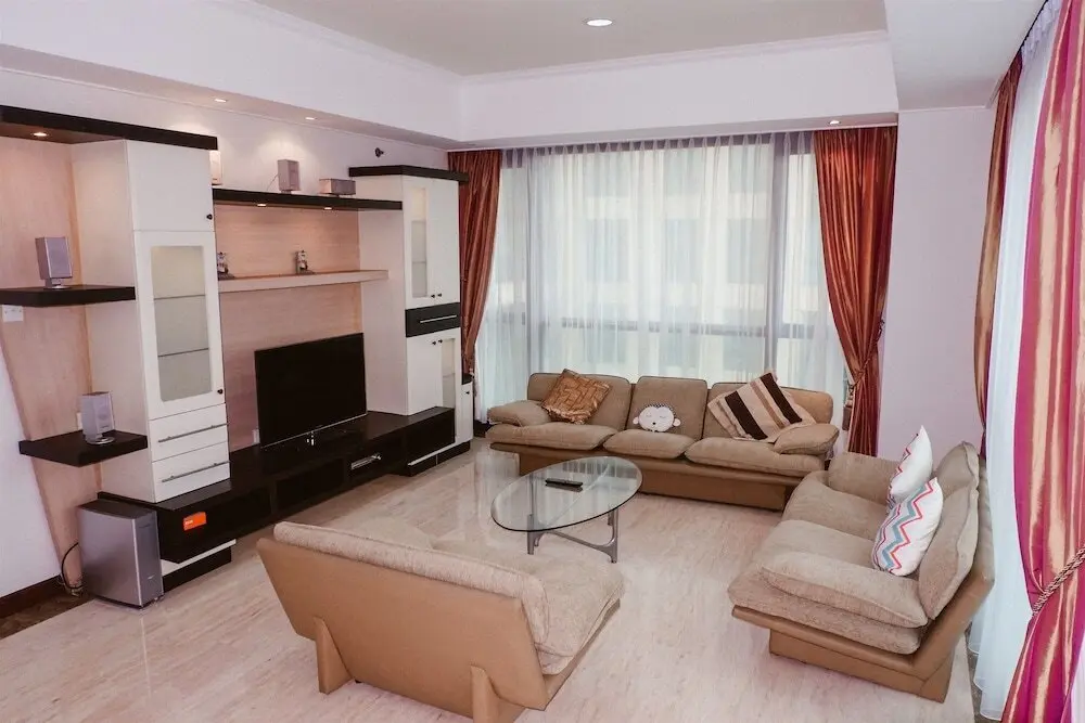 Джакарта: Luxurious and Spacious Casablanca Apartment next to Kokas