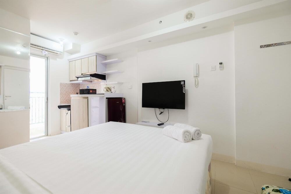 Джакарта: Comfy and Cozy Studio Bassura City Cipinang Apartment