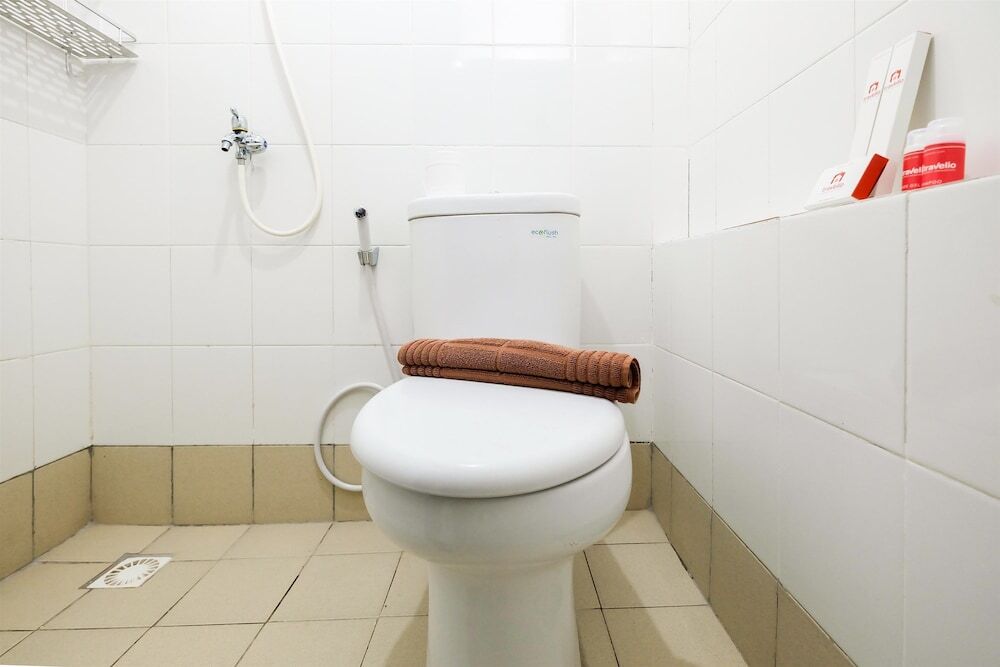 Джакарта: Comfy and Cozy Studio Bassura City Cipinang Apartment