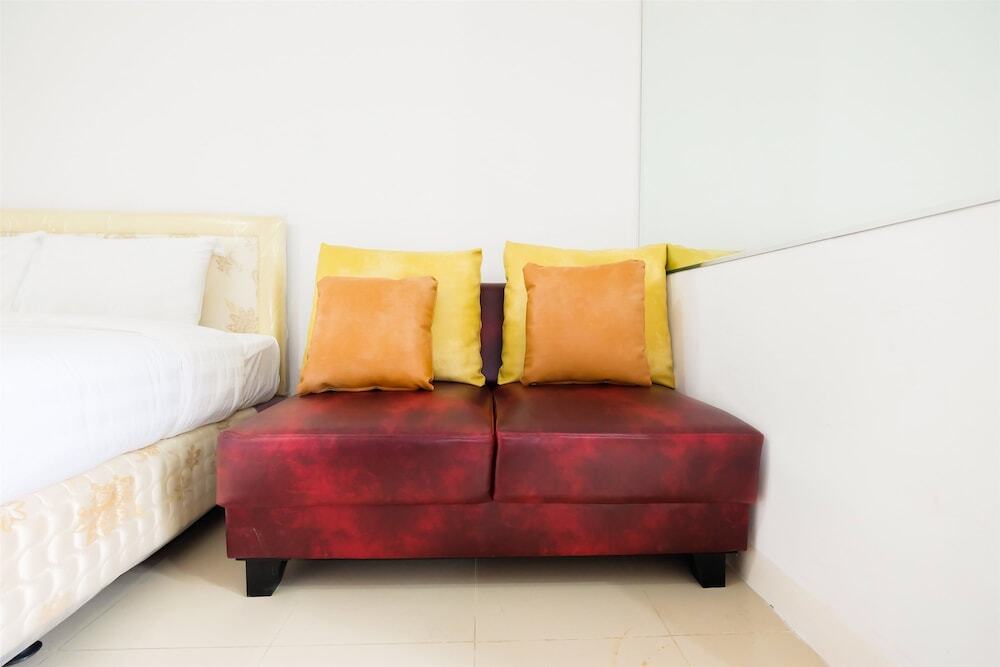 Джакарта: Comfy and Cozy Studio Bassura City Cipinang Apartment