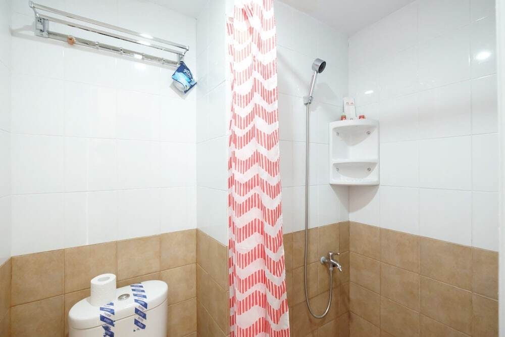 Джакарта: Green Pramuka City Apartment