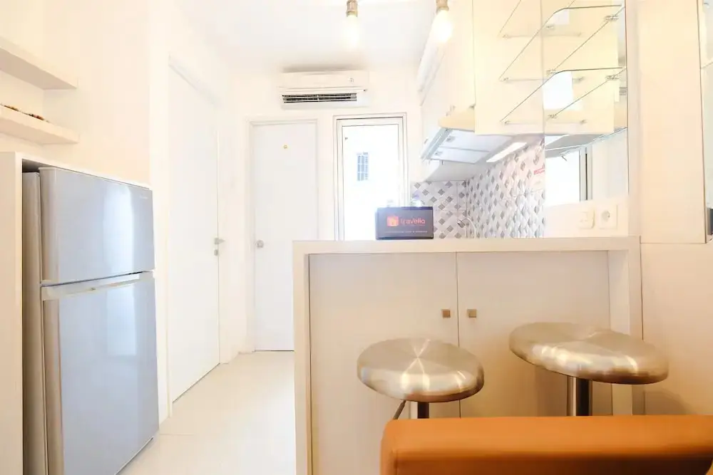 Джакарта: Bassura City Apartment with City View
