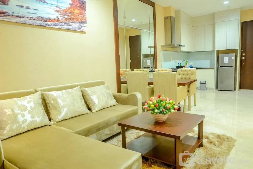Джакарта: Spacious Four Winds Apartment with City View