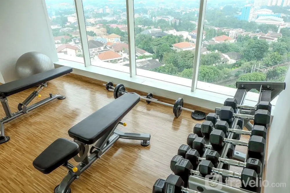 Джакарта: Spacious Four Winds Apartment with City View