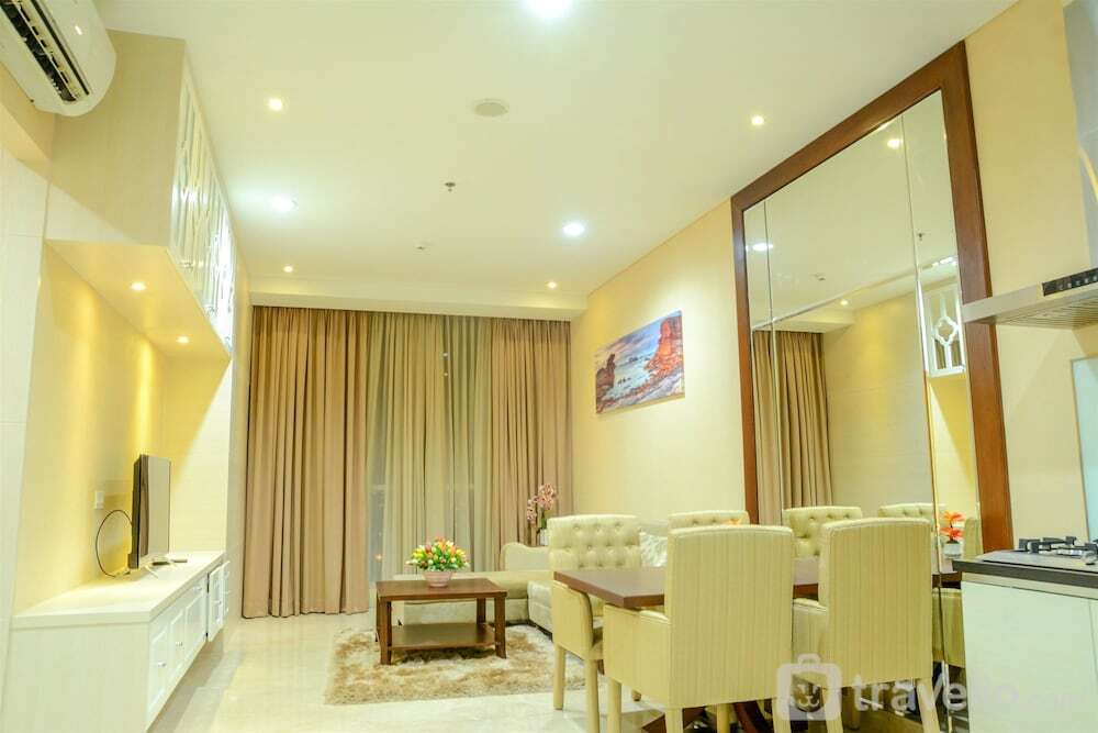 Джакарта: Spacious Four Winds Apartment with City View
