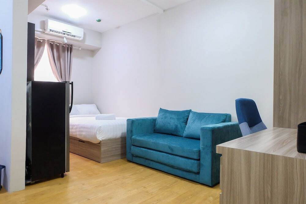 Джакарта: Spacious Pool View Menteng Square Apartment