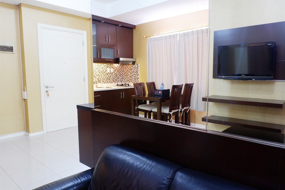 Cosmo Terrace Apartment with Direct Access to Thamrin City Mall — фото 1