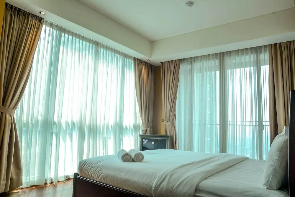 Джакарта: Cozy Pool View Kemang Village Residence Apartment with Direct Access To Mall