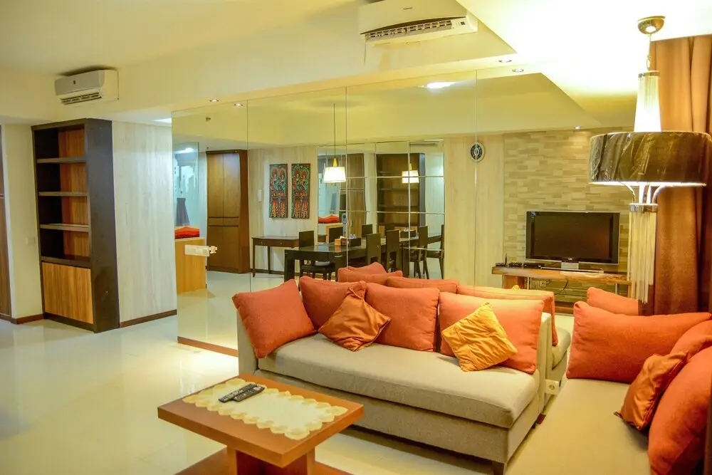 Cozy Pool View Kemang Village Residence Apartment with Direct Access To Mall — фото 1