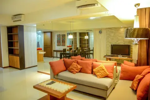 Cozy Pool View Kemang Village Residence Apartment with Direct Access To Mall — фото 1