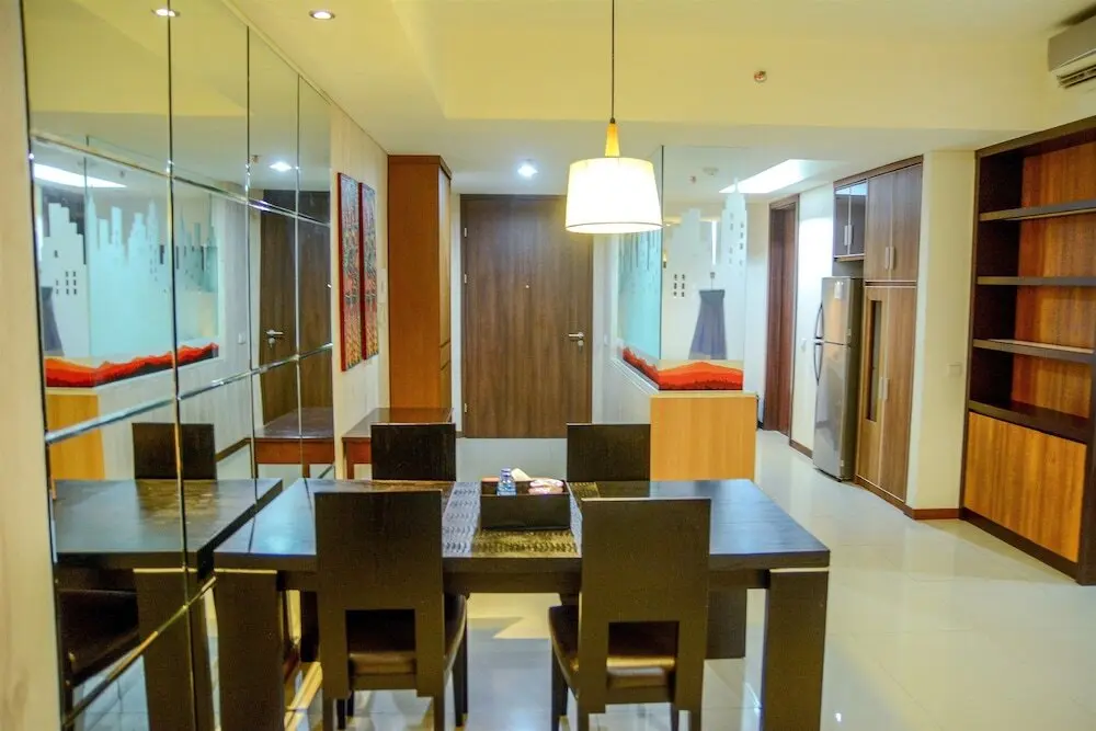 Джакарта: Cozy Pool View Kemang Village Residence Apartment with Direct Access To Mall