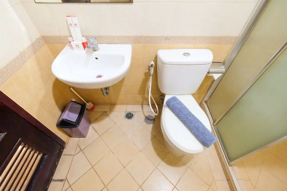 Джакарта: Spacious Riverside Pluit Apartment