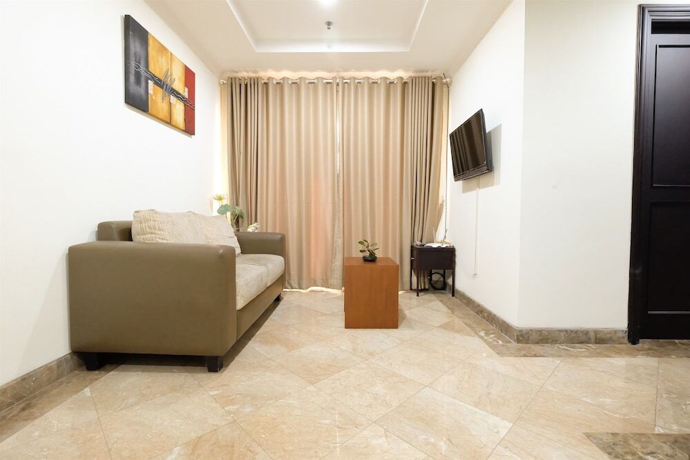 Spacious Riverside Pluit Apartment — фото 1