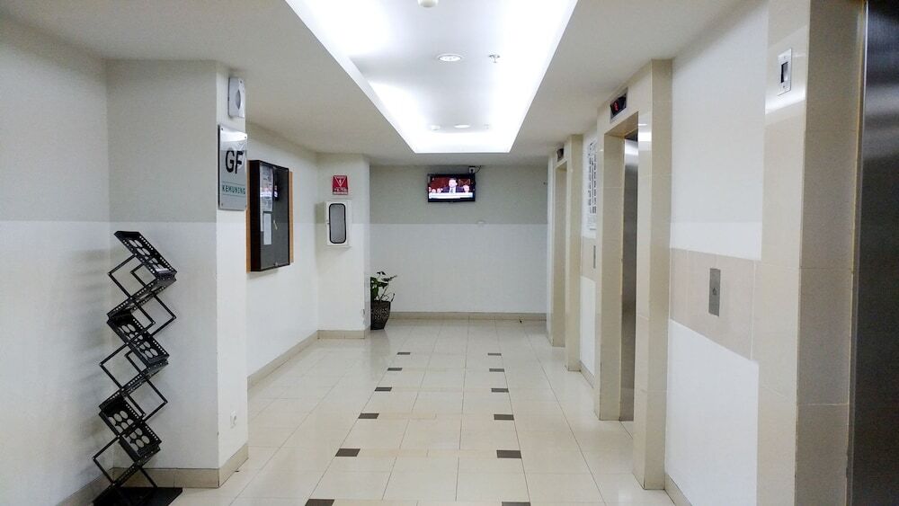 Джакарта: Kalibata Apartment With Sofa Bed Near Shopping Center