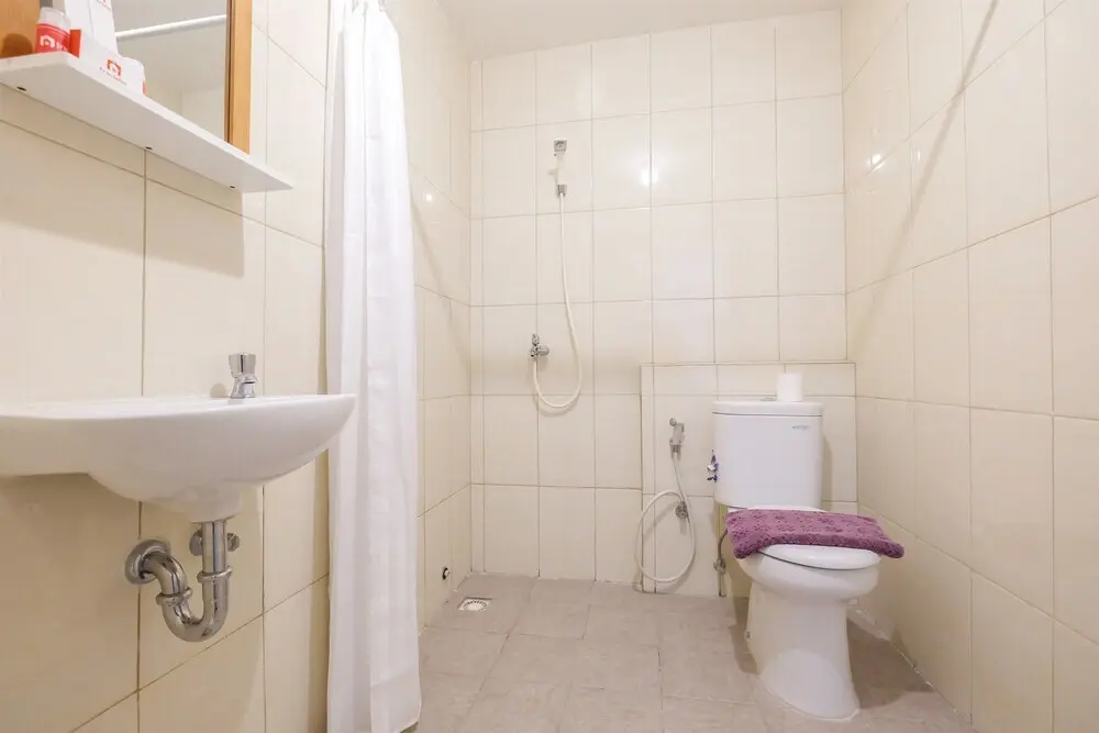 Джакарта: Spacious Bassura City Apartment with Pool View