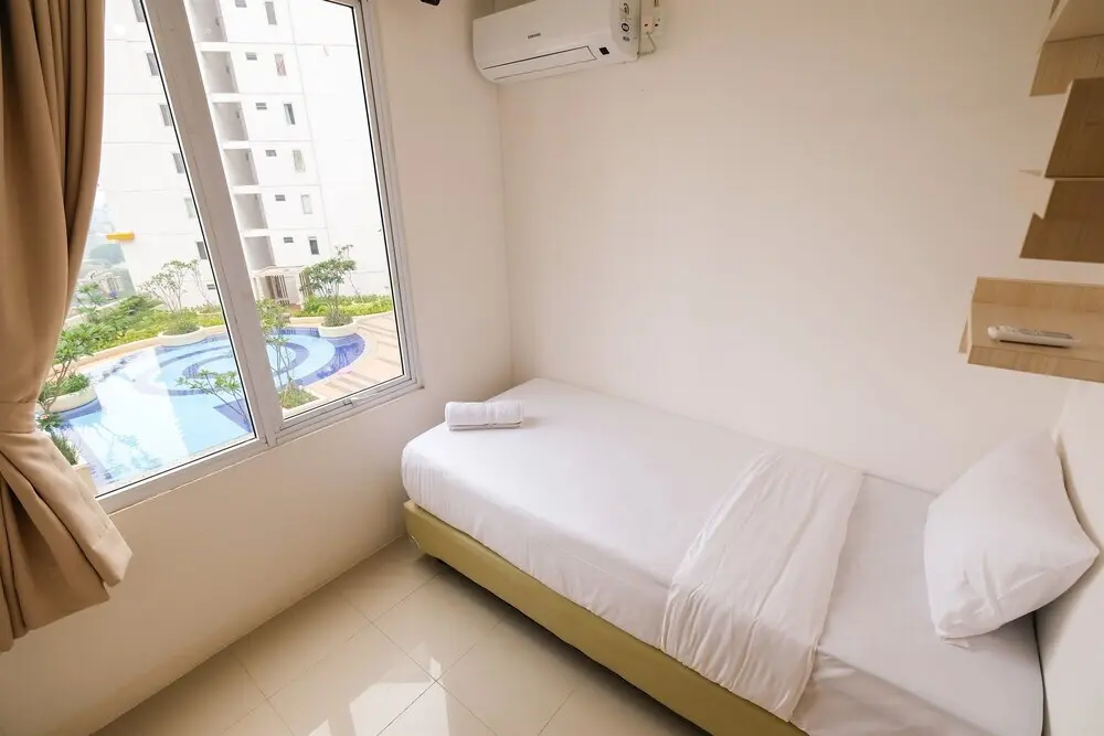 Джакарта: Spacious Bassura City Apartment with Pool View