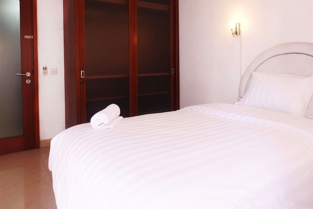Джакарта: Homey Paladian Park Apartment Near Moi Kelapa Gading