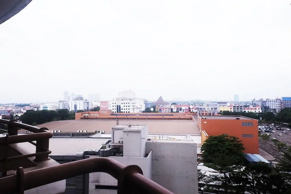 Джакарта: Homey Paladian Park Apartment Near Moi Kelapa Gading