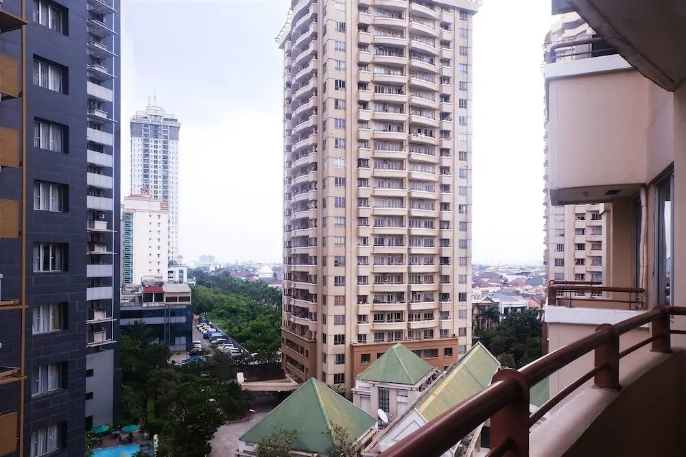 Джакарта: Homey Paladian Park Apartment Near Moi Kelapa Gading