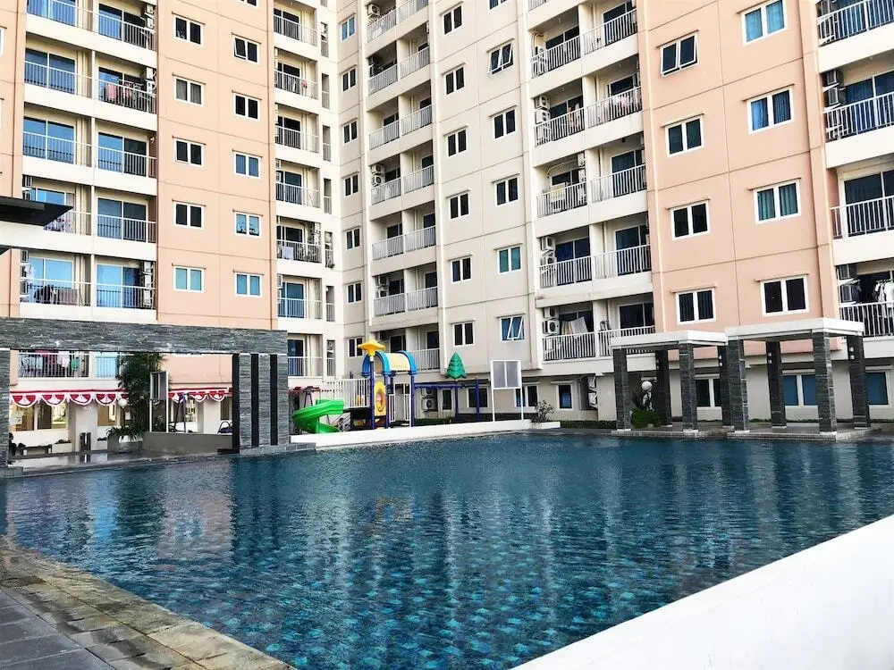 Сурабая: Apartment at Puncak Bukit Golf with City View