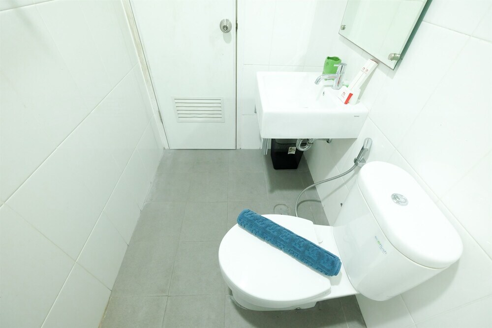 Джакарта: Homey Westmark Tanjung Duren Apartment near Taman Anggrek