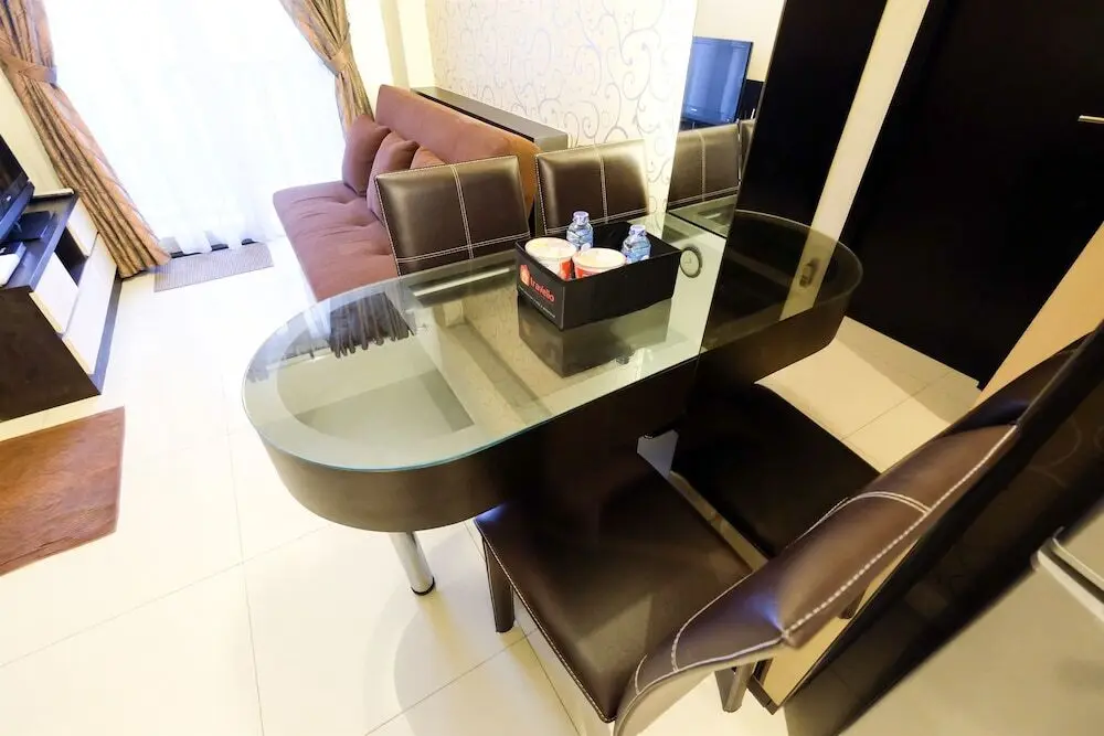 Джакарта: Homey Westmark Tanjung Duren Apartment near Taman Anggrek