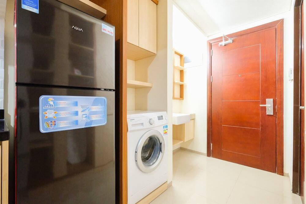 Южный Тангеранг: Spacious Luxury Studio Room The Accent Apartment near Lotte Avenue Bin