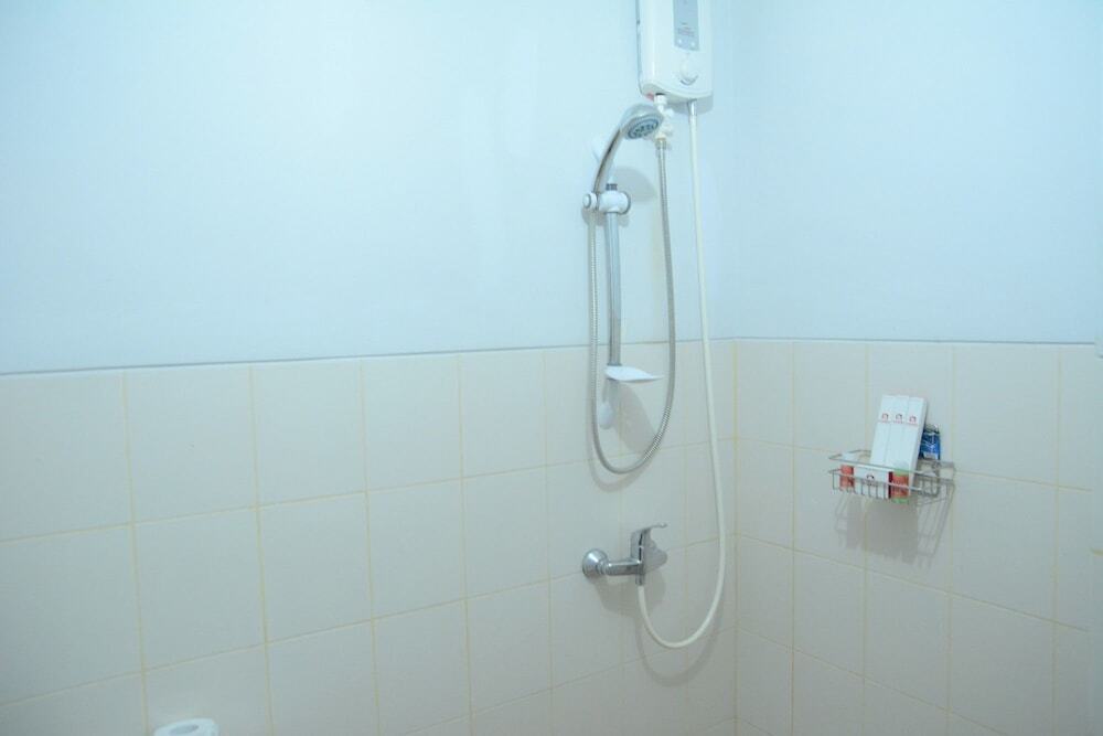 Джакарта: Cozy at Aspen Apartment Near To Mall