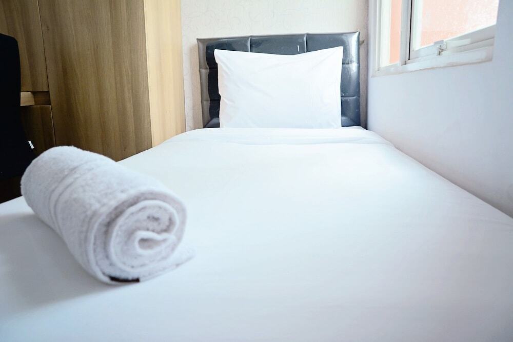 Джакарта: Cozy at Aspen Apartment Near To Mall