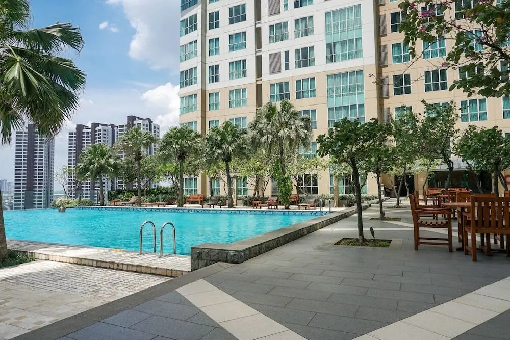 Джакарта: Gandaria Heights Apartment with Mall Access