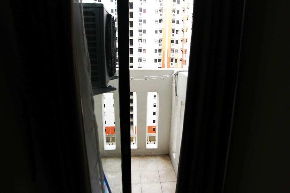 Бекаси: Kemang View Apartment