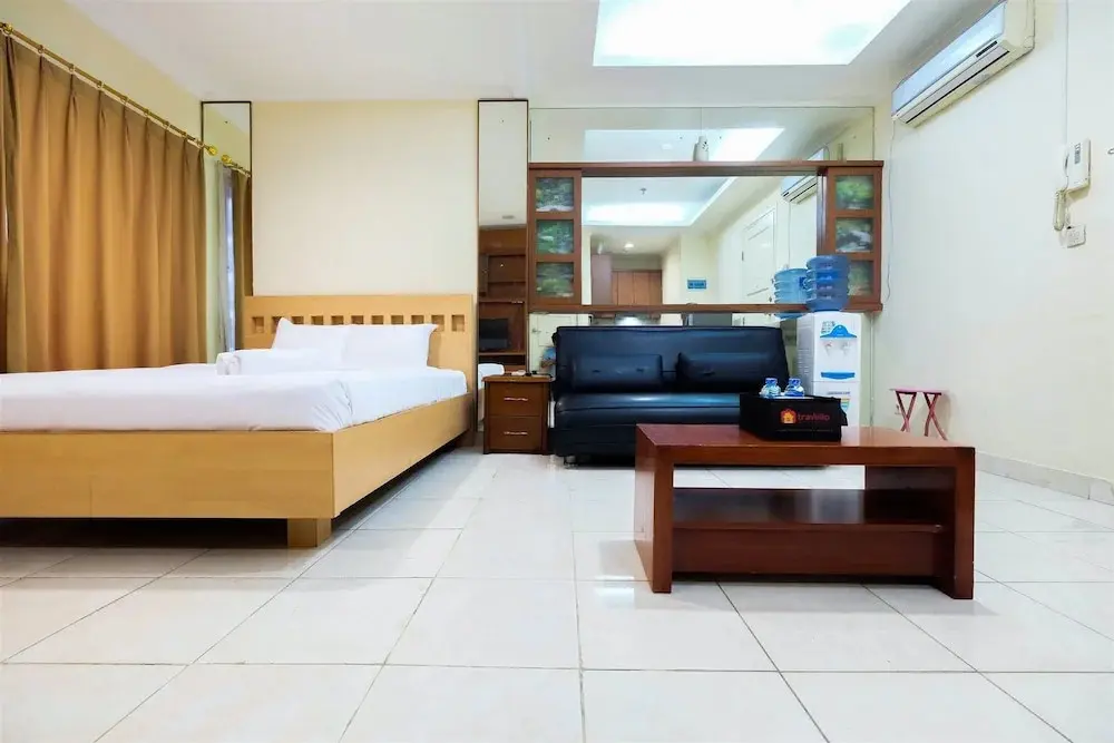 Джакарта: Simply Spacious Studio Room at City Home Apartment near Kelapa Gading