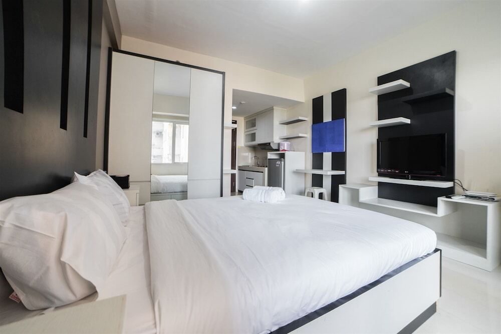 Бандунг: Cozy Studio @ Galeri Ciumbuleuit 2 with Pool View By Travelio