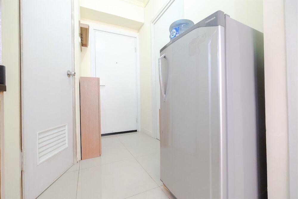 Джакарта: Pool View Green Pramuka Apartment near Shopping Mall