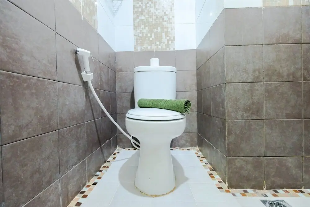 Джакарта: Pool View Green Pramuka Apartment near Shopping Mall