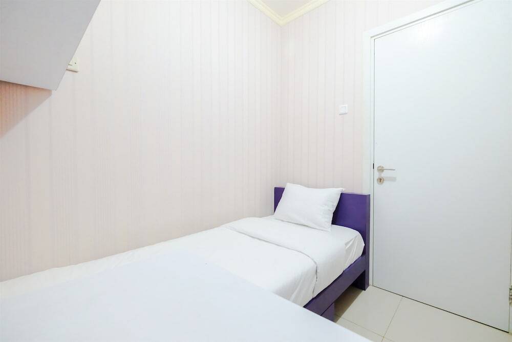 Джакарта: Pool View Green Pramuka Apartment near Shopping Mall