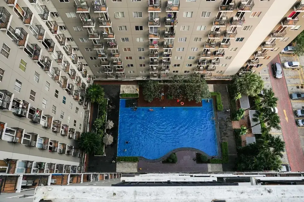 Джакарта: Puri Park View Apartment with Balcony