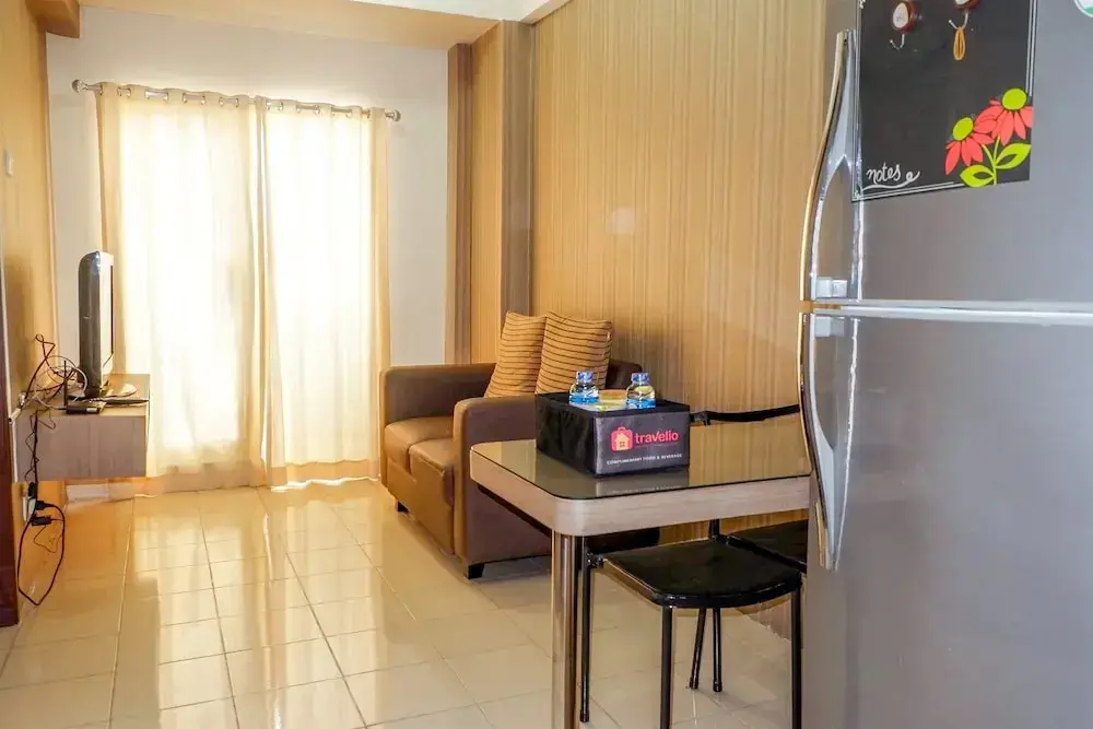 Джакарта: Puri Park View Apartment with Balcony