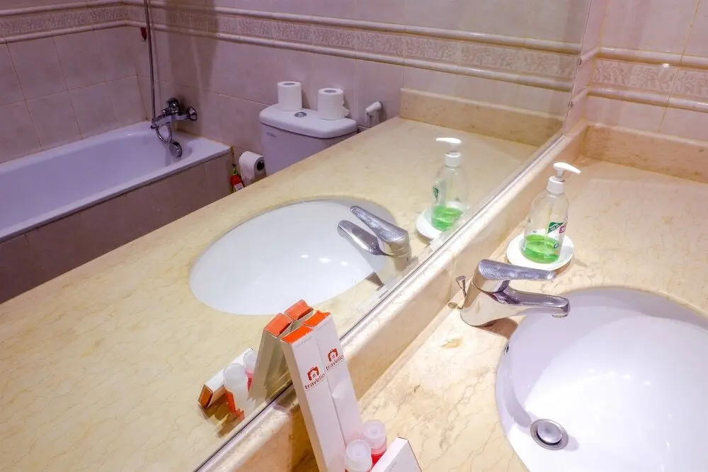 Джакарта: Premium Location Ambasador 2 Apartment