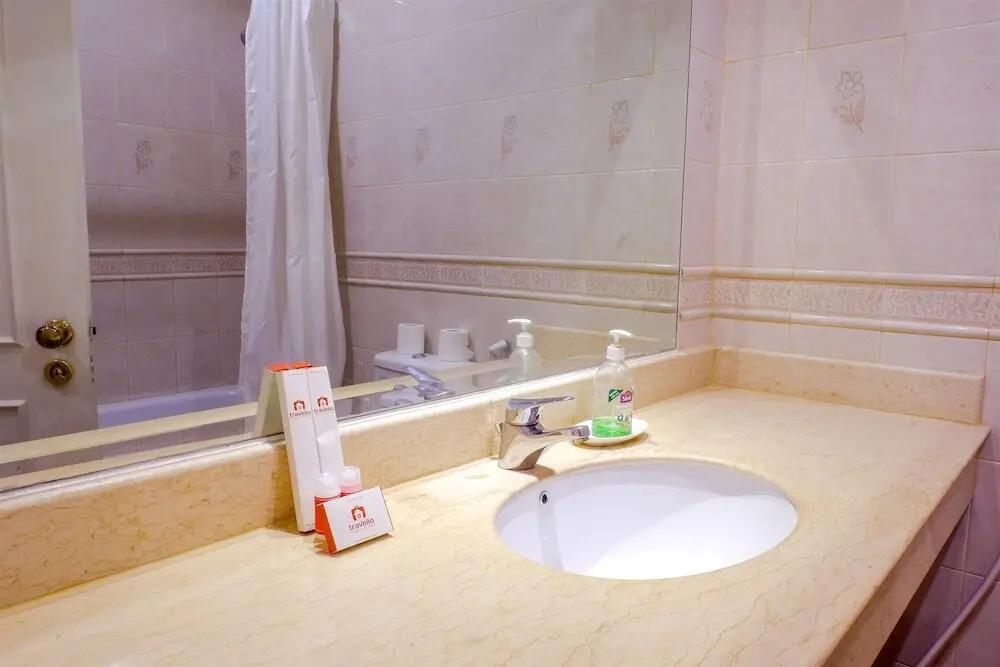 Джакарта: Premium Location Ambasador 2 Apartment